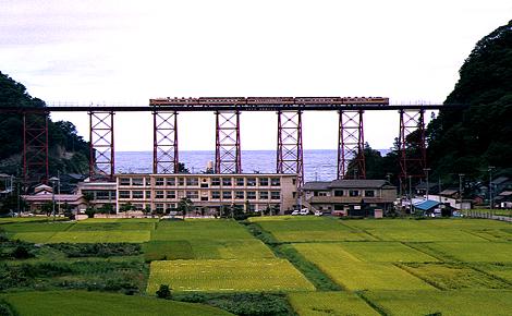 t17.jpg (30484 bytes)